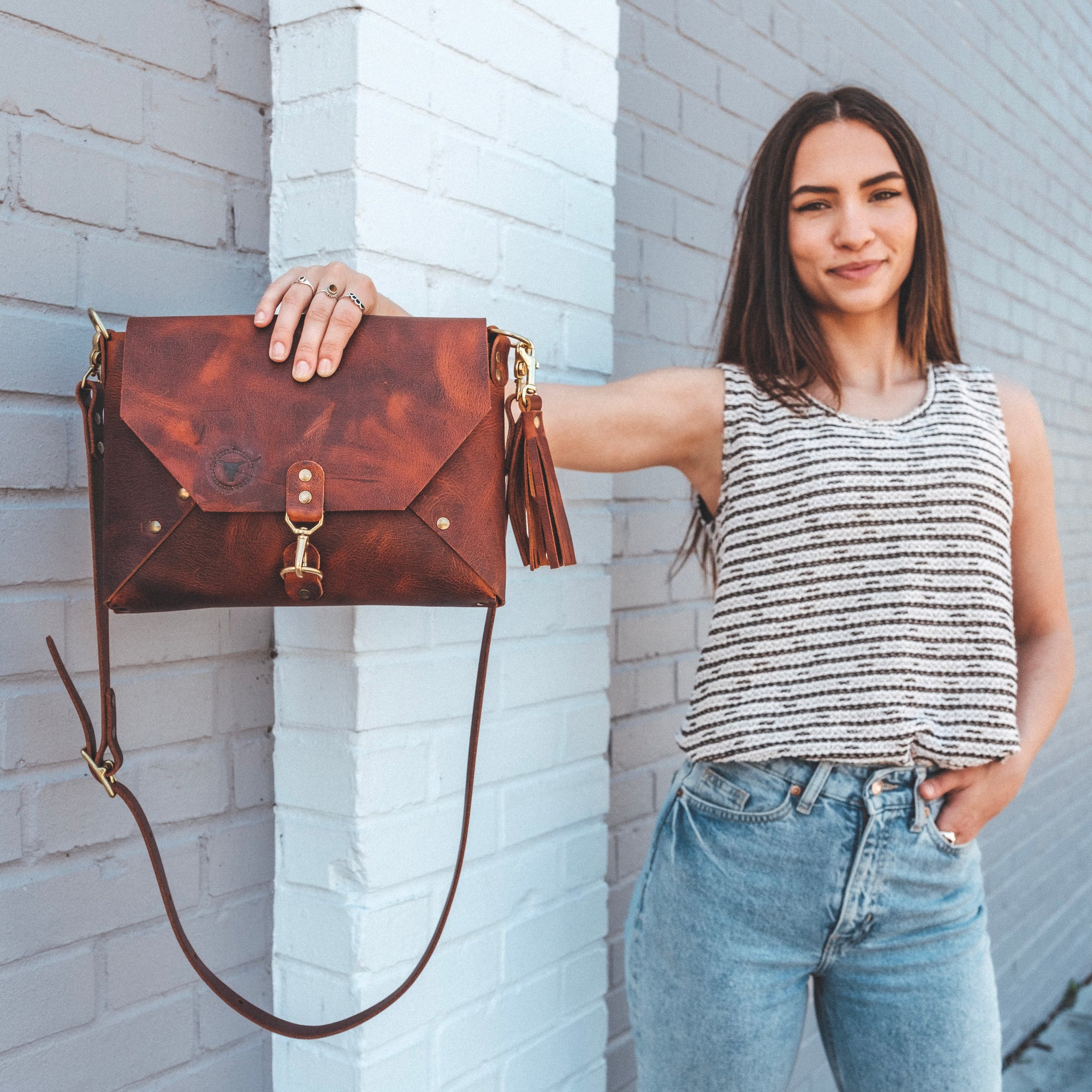 brown crossbody bag outfit